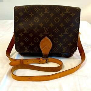 🌸Authentic LOUIS VUITTON Monogram Cartouchiere MM Crossbody Bag🌸